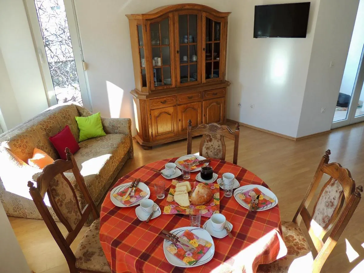Apartments For Families Pakostane Croatia